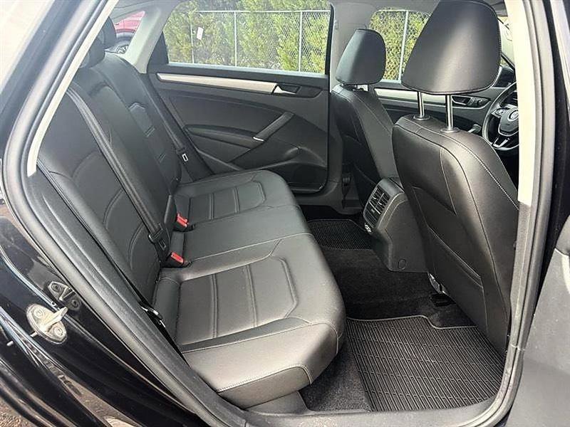 Used 2021 Volkswagen Passat 2.0T SE image 45