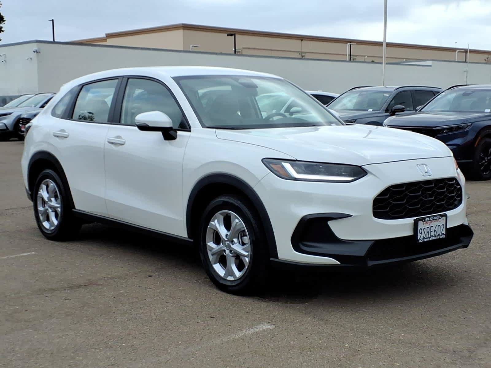 Used 2025 Honda HR-V LX image 3