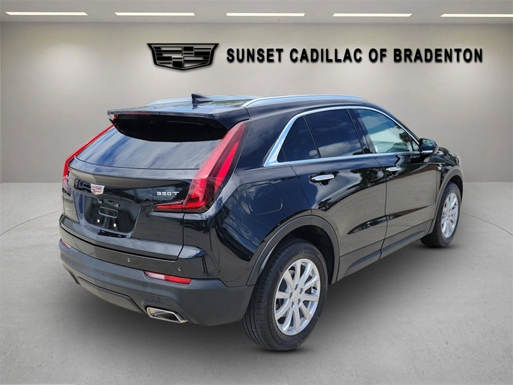 Used 2021 Cadillac XT4 Luxury w/ Cold Weather Package AWD/4WD image 4