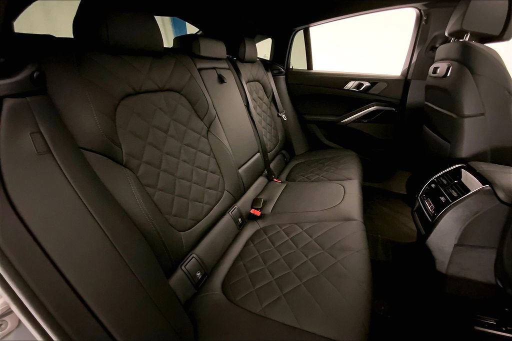 Certified 2026 BMW X6 xDrive40i w/ Climate Comfort Package image 15