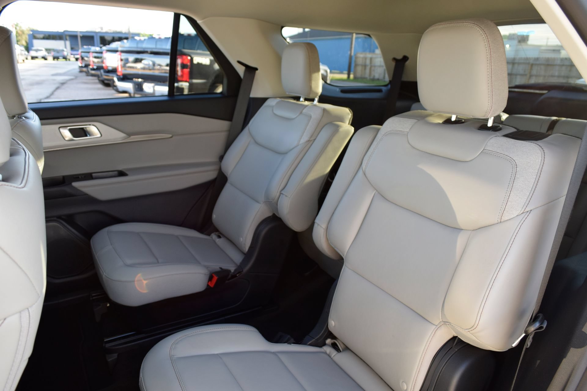 New 2026 Ford Explorer Active w/ Active Comfort Package RWD image 18