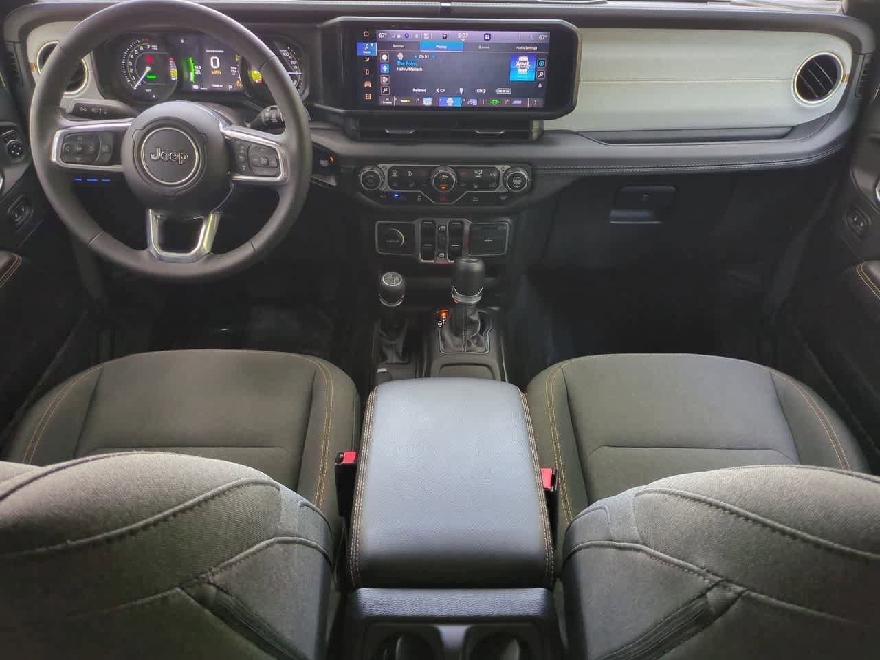 Used 2025 Jeep Wrangler Unlimited Sahara AWD/4WD image 15