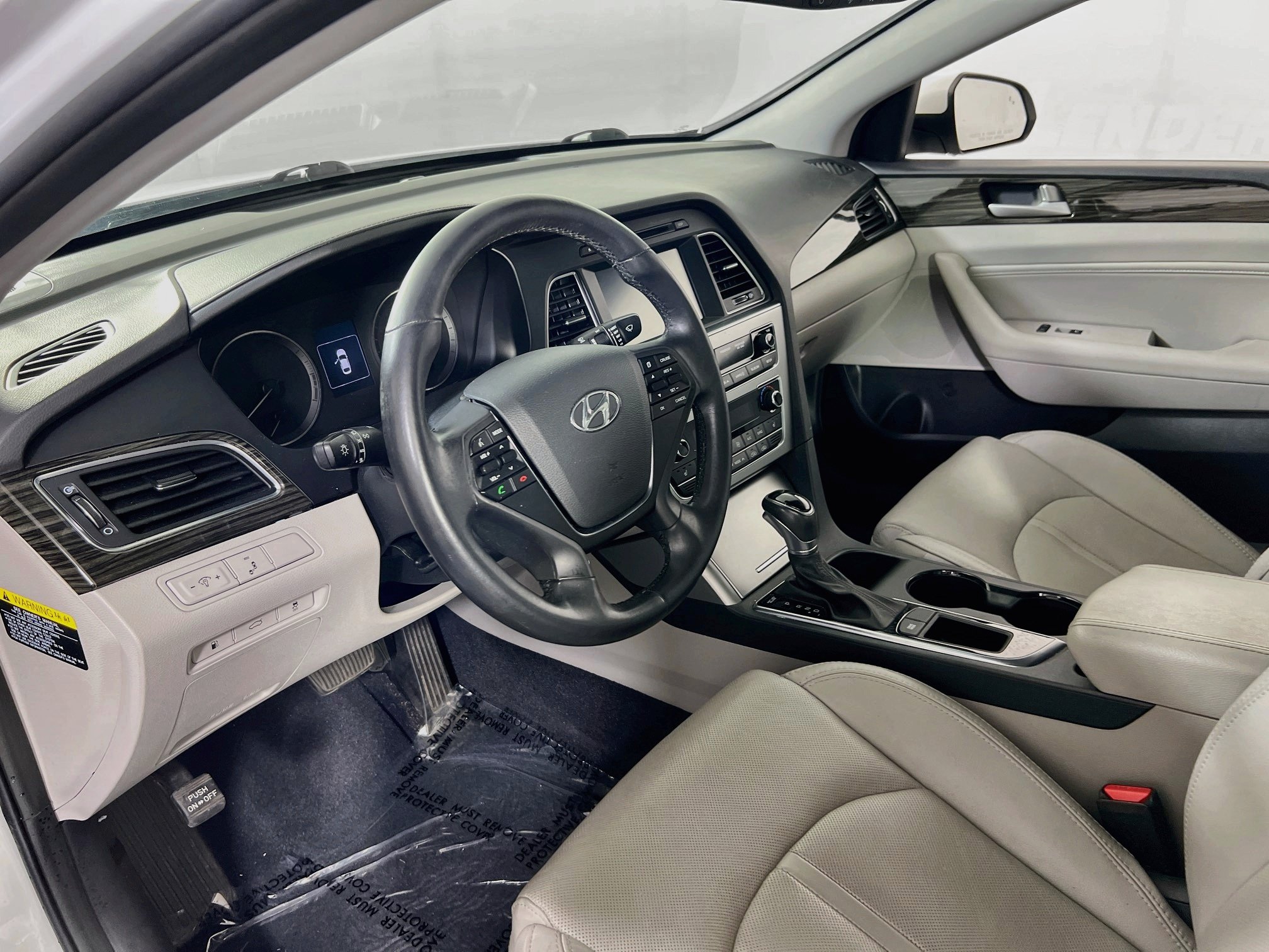 Used 2016 Hyundai Sonata Limited w/ Cargo Package FWD image 9