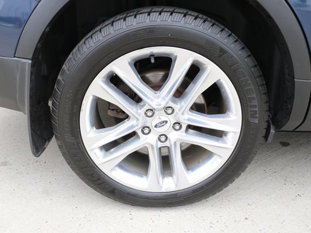 Used 2017 Ford Explorer XLT w/ Equipment Group 202A AWD/4WD image 8