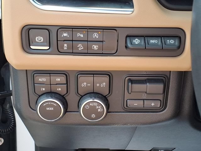 Used 2024 Chevrolet Tahoe Premier w/ Premium Package AWD/4WD image 22
