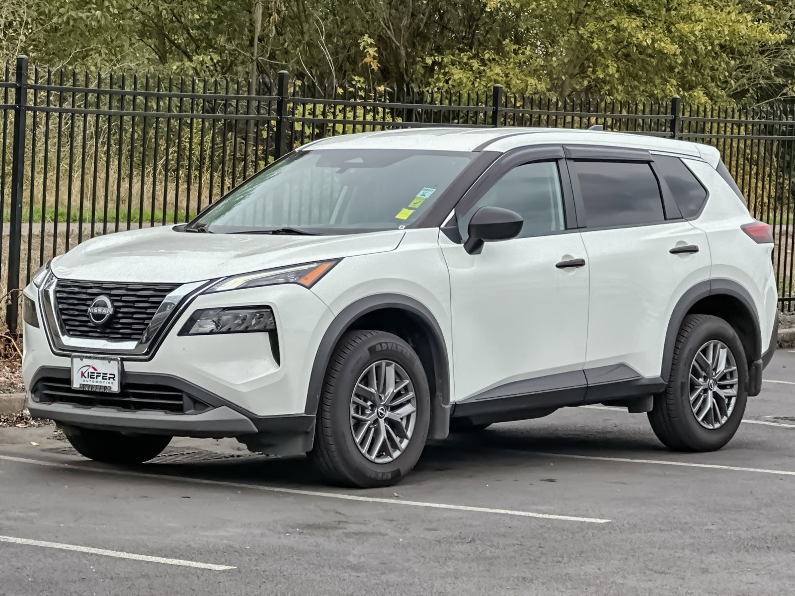 Used 2022 Nissan Rogue S image 8