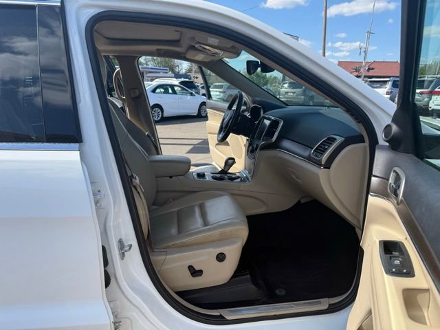 Used 2017 Jeep Grand Cherokee Limited AWD/4WD image 15