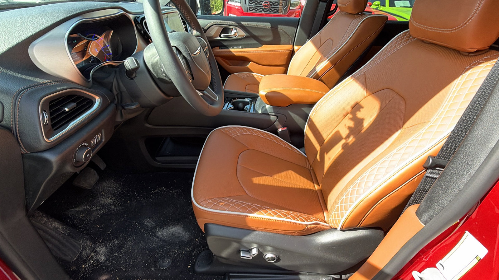 Used 2026 Chrysler Pacifica Pinnacle FWD image 16