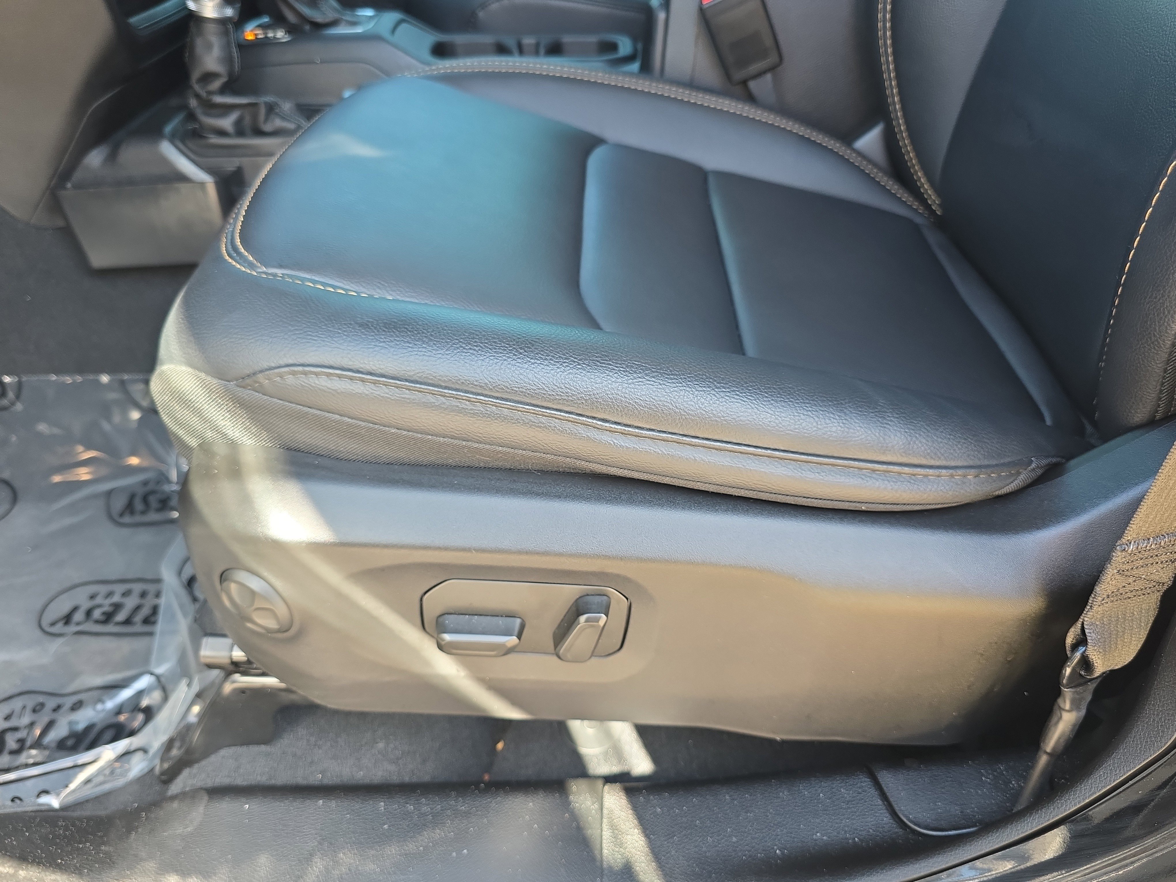 Used 2024 Jeep Wrangler Sahara w/ Safety Group image 21