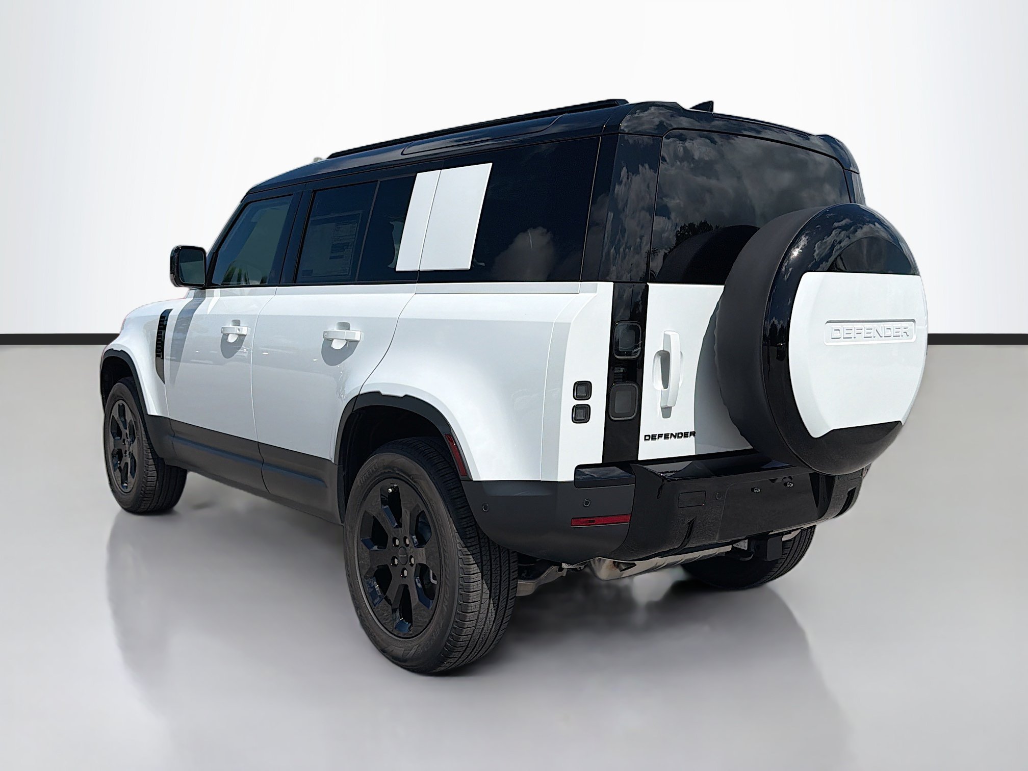 New 2026 Land Rover Defender 110 S AWD/4WD image 3