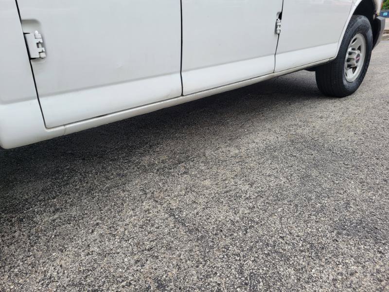 Used 2009 GMC Savana 3500 RWD image 23