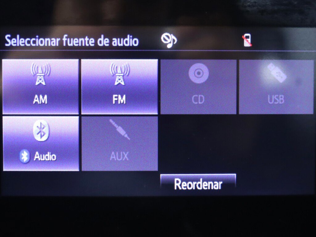 Used 2018 Toyota Corolla LE FWD image 17