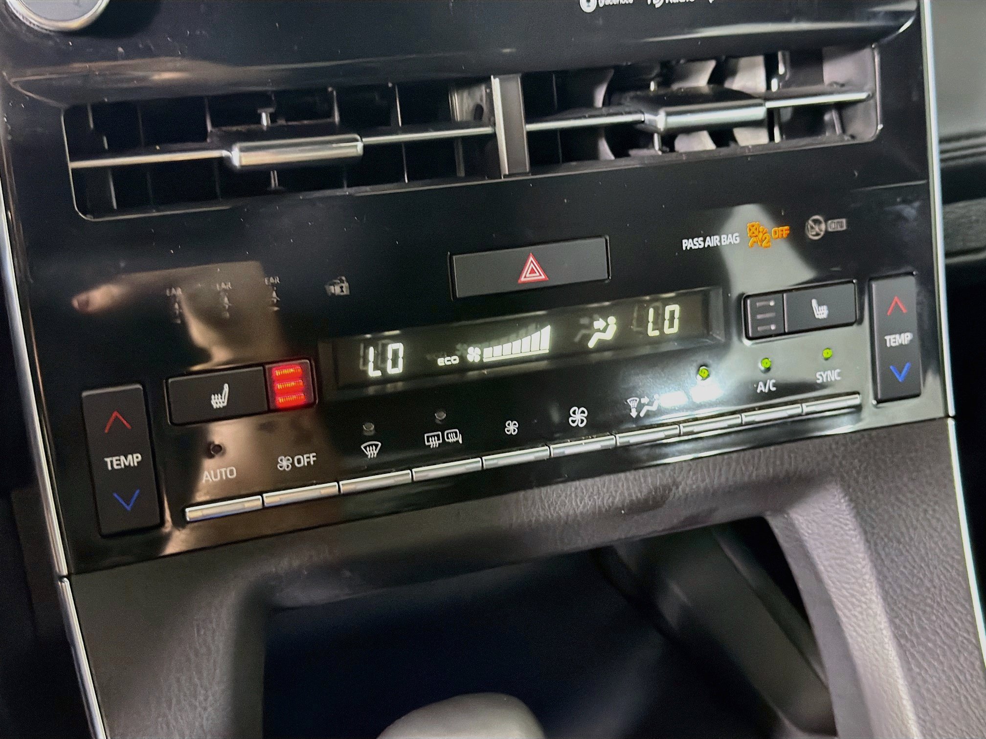 Used 2022 Toyota Avalon XLE FWD image 24