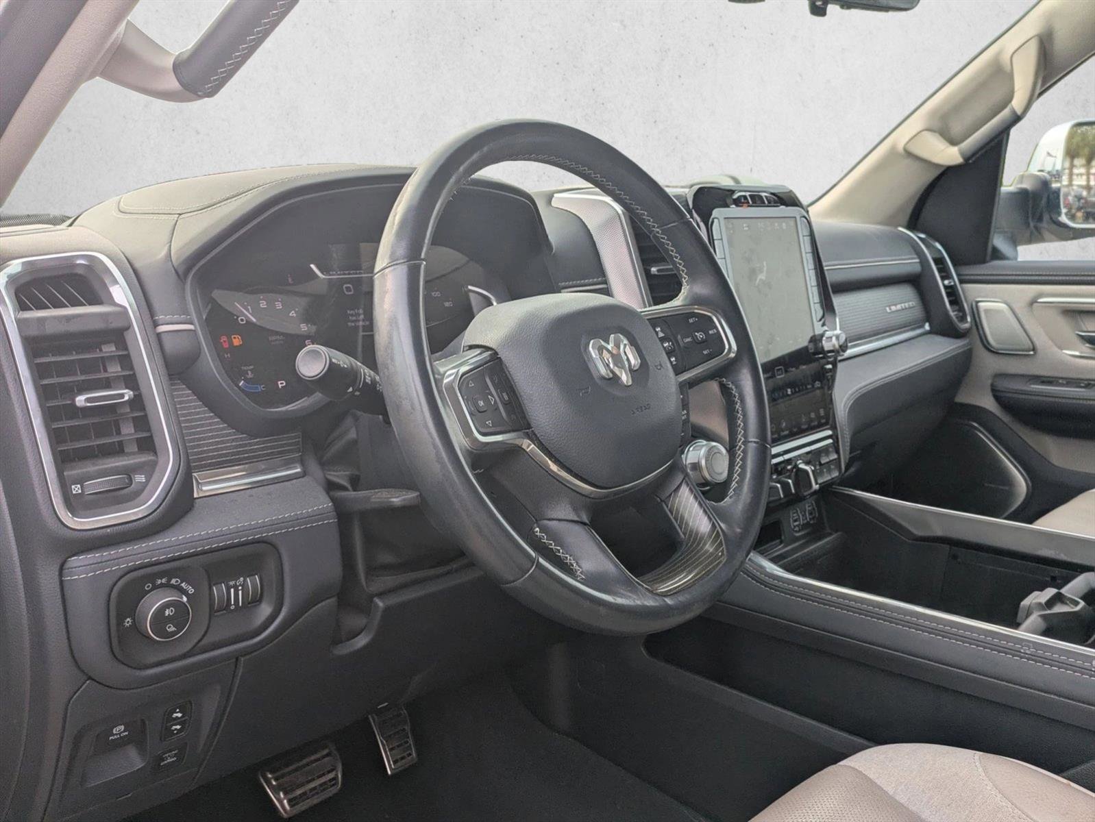 Used 2024 RAM 1500 Limited AWD/4WD image 9