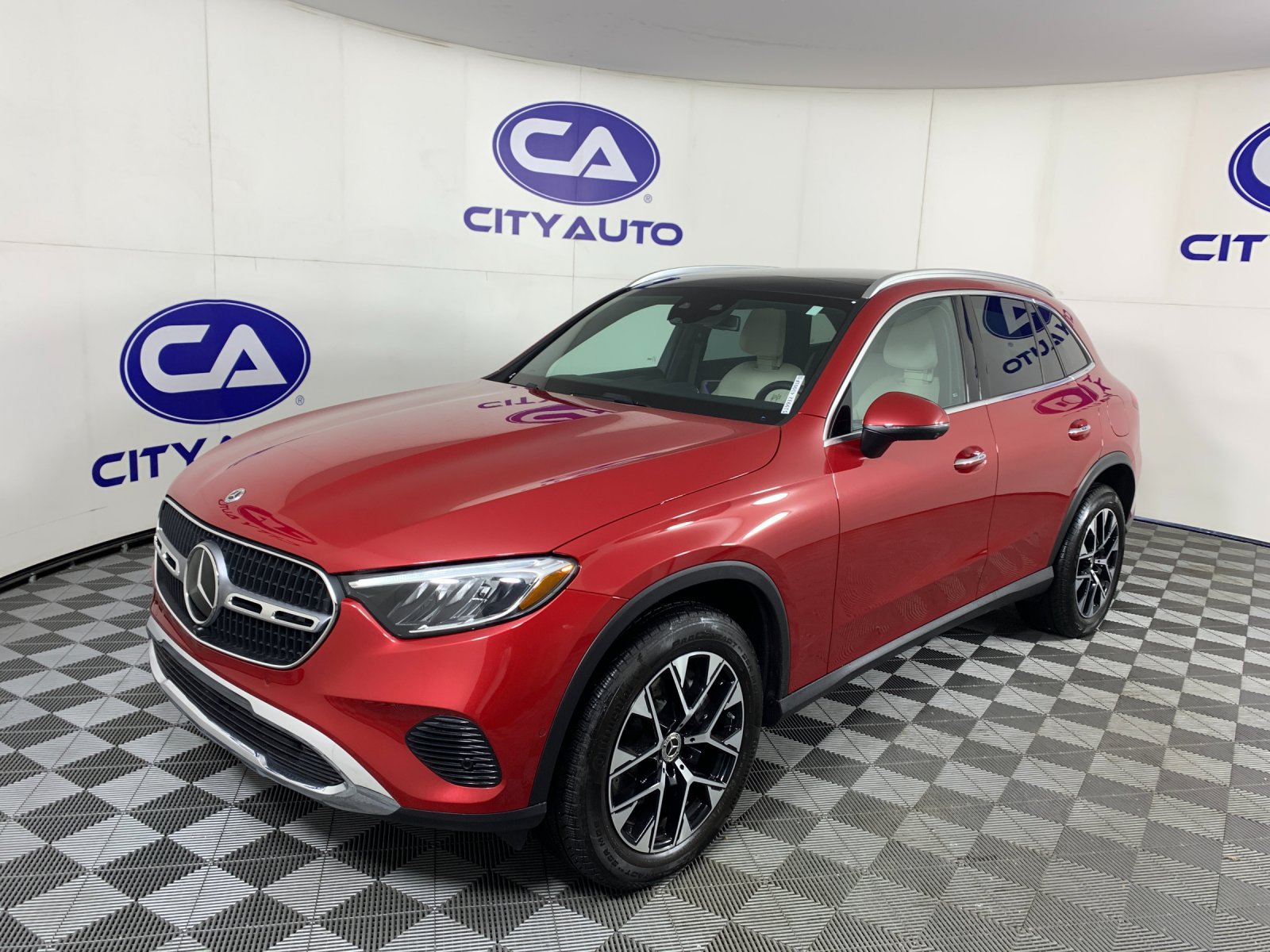 Used 2026 Mercedes-Benz GLC 350e 4MATIC image 7