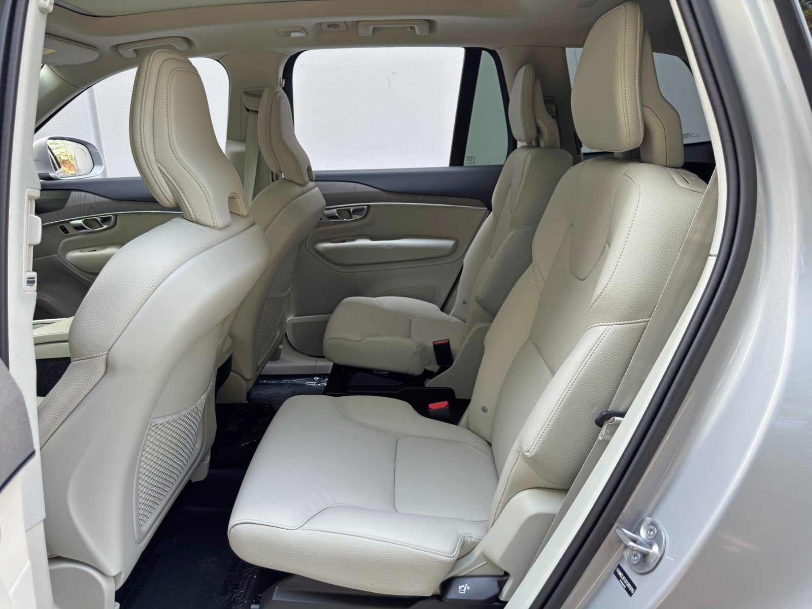 Used 2025 Volvo XC90 B6 Plus AWD/4WD image 44