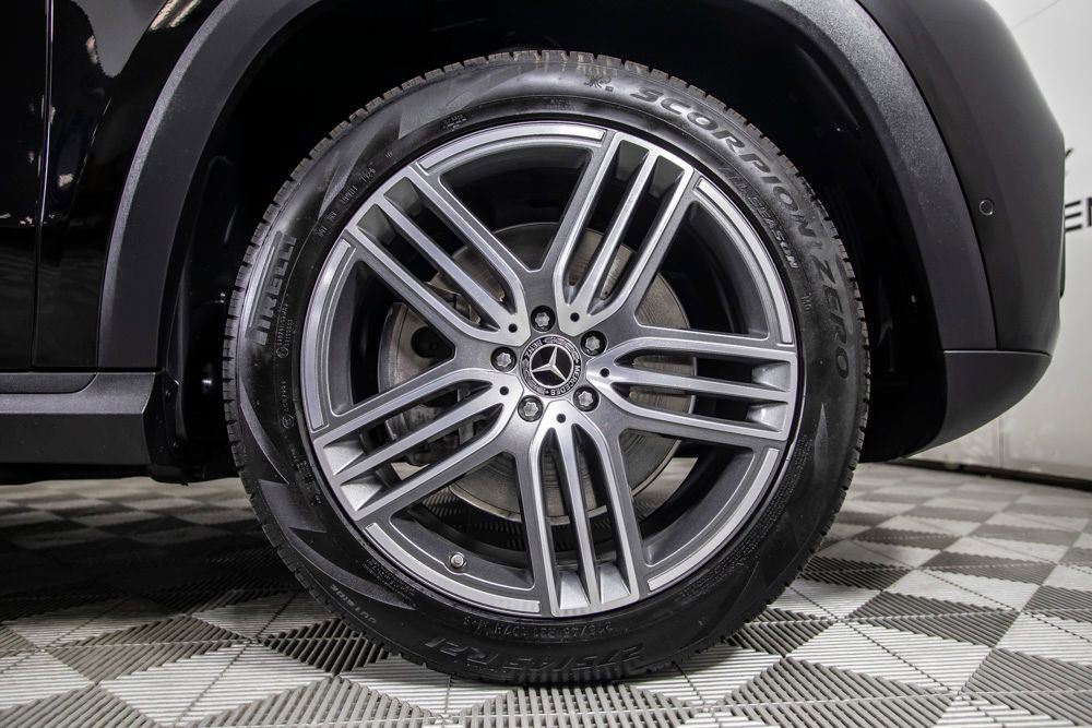 Used 2025 Mercedes-Benz GLS 450 4MATIC image 26