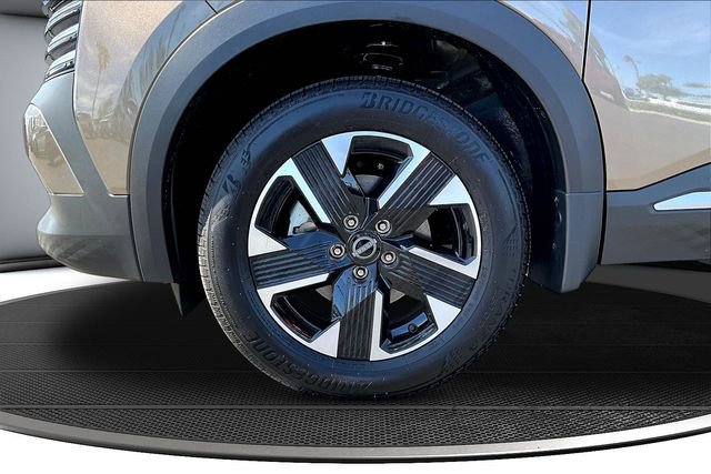 New 2026 Nissan Kicks SV w/ SV Premium Package image 13