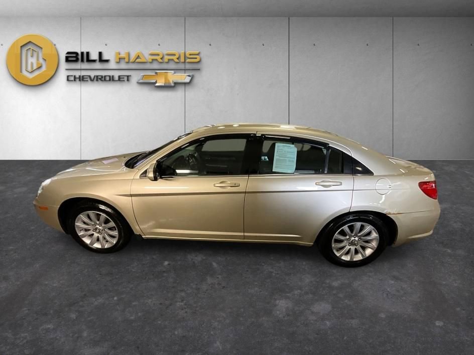 Used 2010 Chrysler Sebring Limited image 13