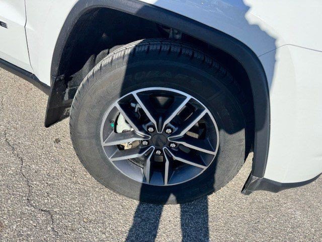 Used 2021 Jeep Grand Cherokee Limited AWD/4WD image 37