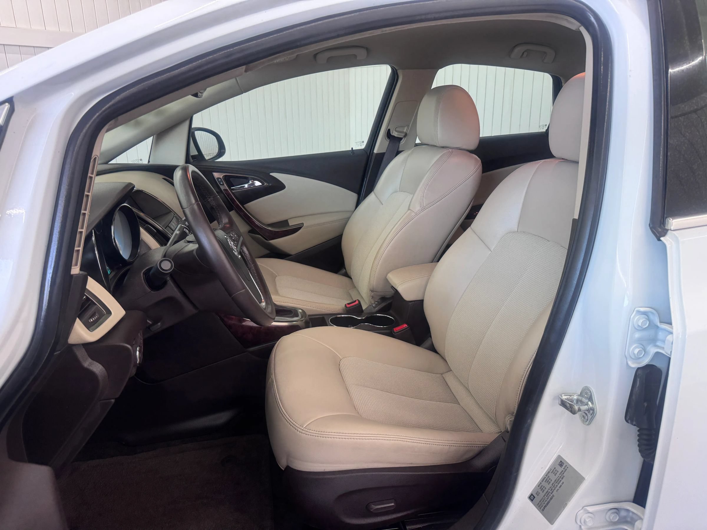 Used 2014 Buick Verano Convenience FWD image 9