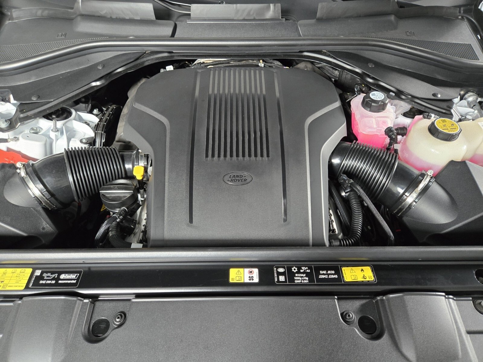 New 2025 Land Rover Range Rover Long Wheelbase SE image 22