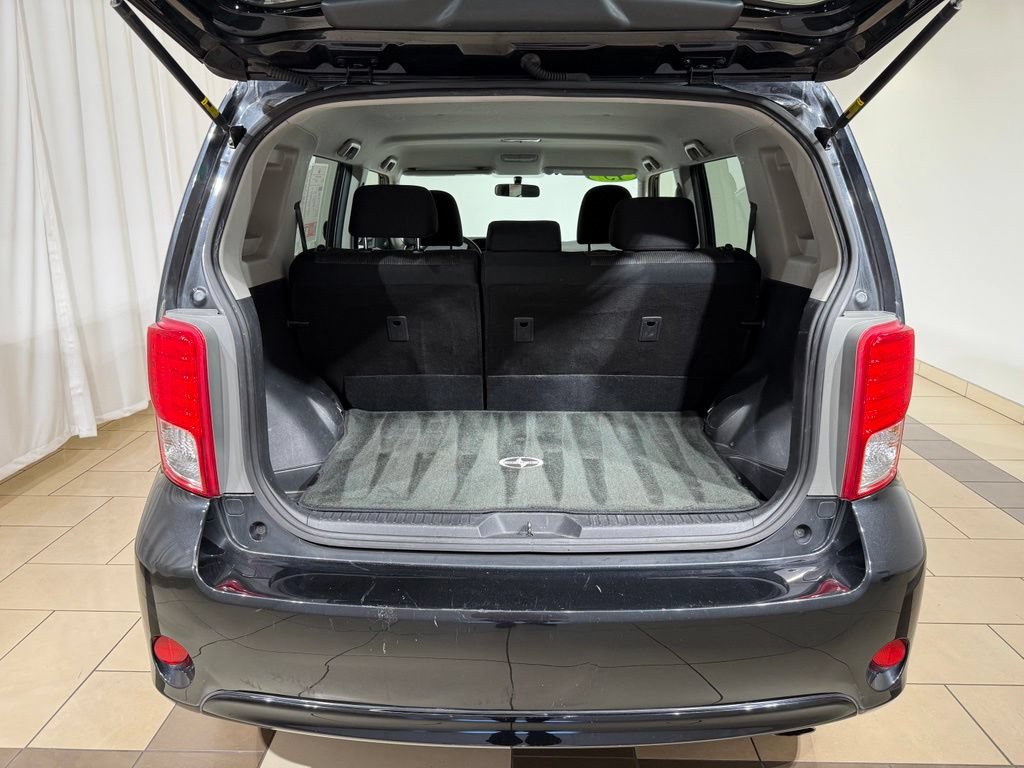Used 2015 Scion xB FWD image 11