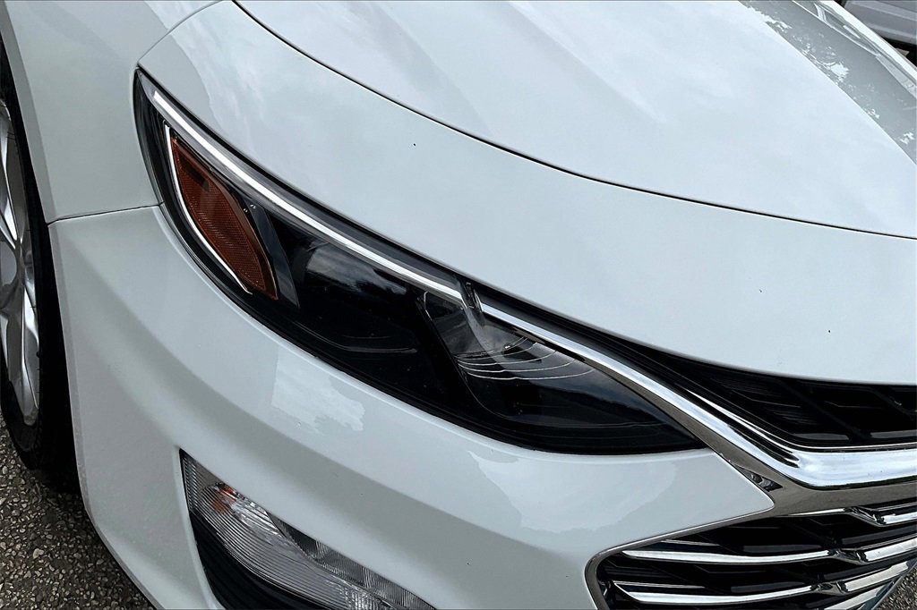 Used 2020 Chevrolet Malibu LT image 30