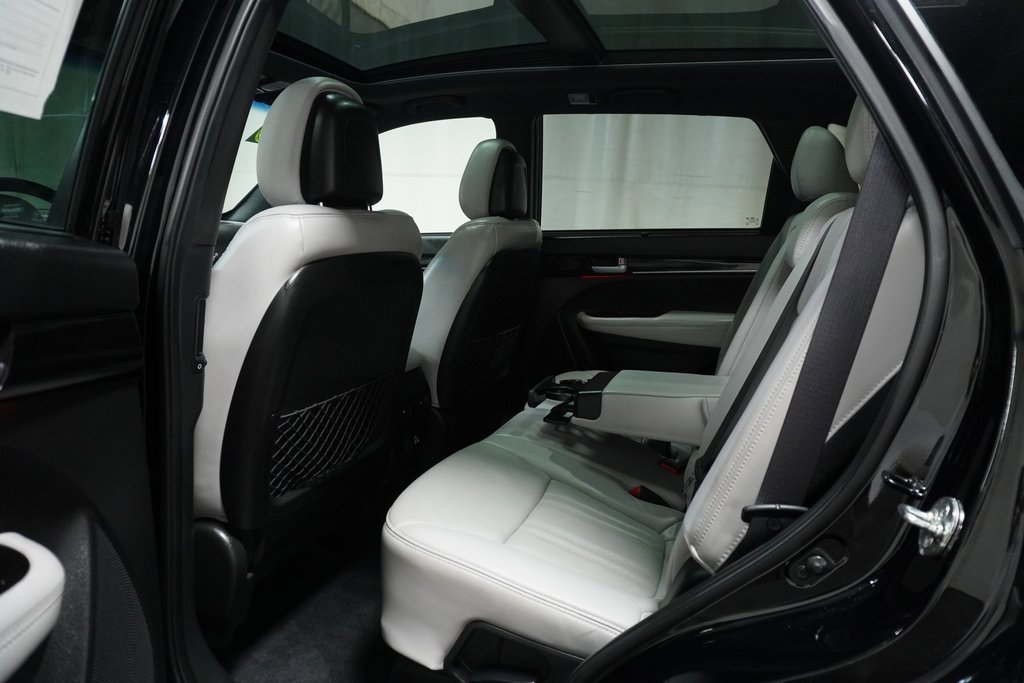 Used 2015 Kia Sorento SX image 14