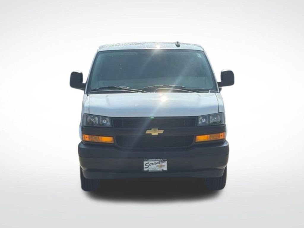 Certified 2025 Chevrolet Express 2500 RWD image 7