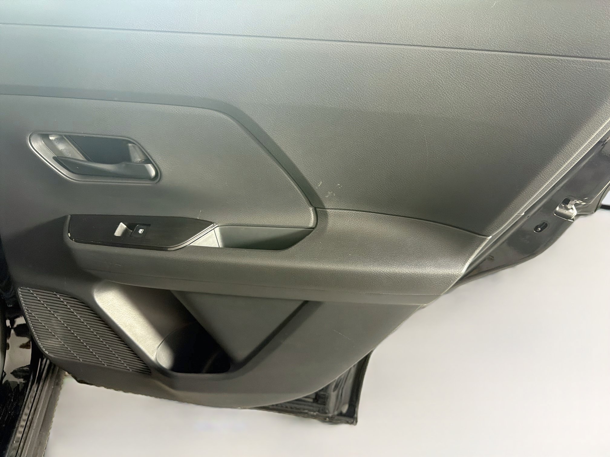 Used 2025 Nissan Kicks S FWD image 27