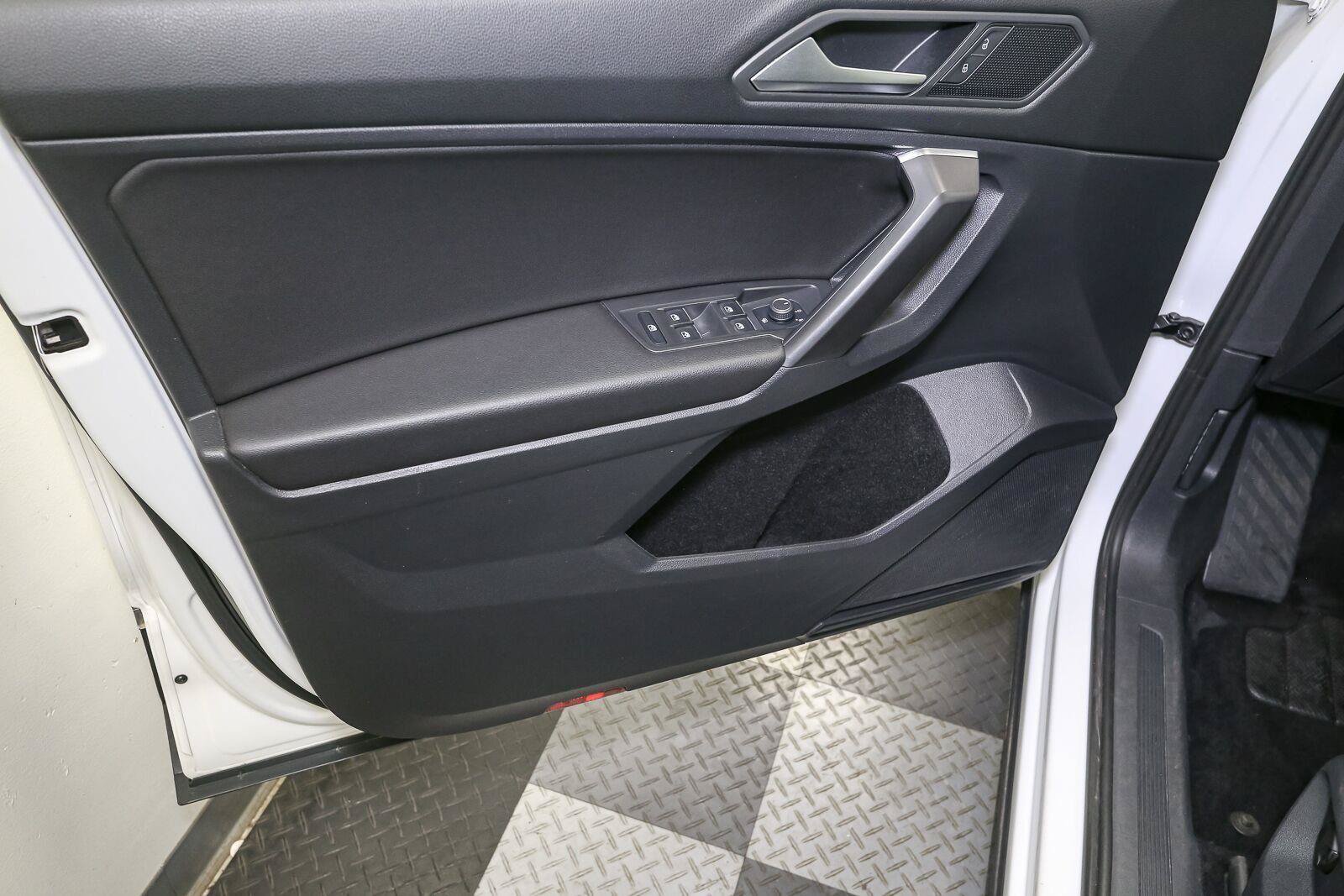 Certified 2021 Volkswagen Tiguan SE AWD/4WD image 41