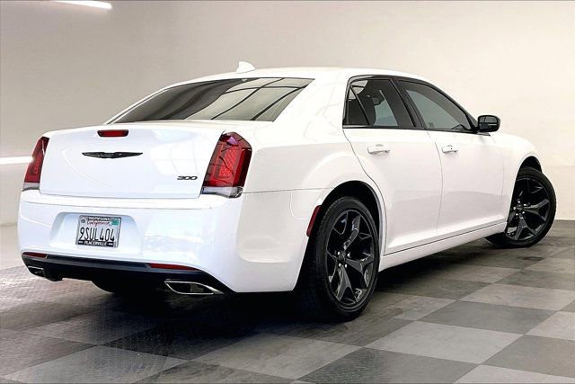 Used 2023 Chrysler 300 Touring w/ Sport Appearance Package RWD image 13