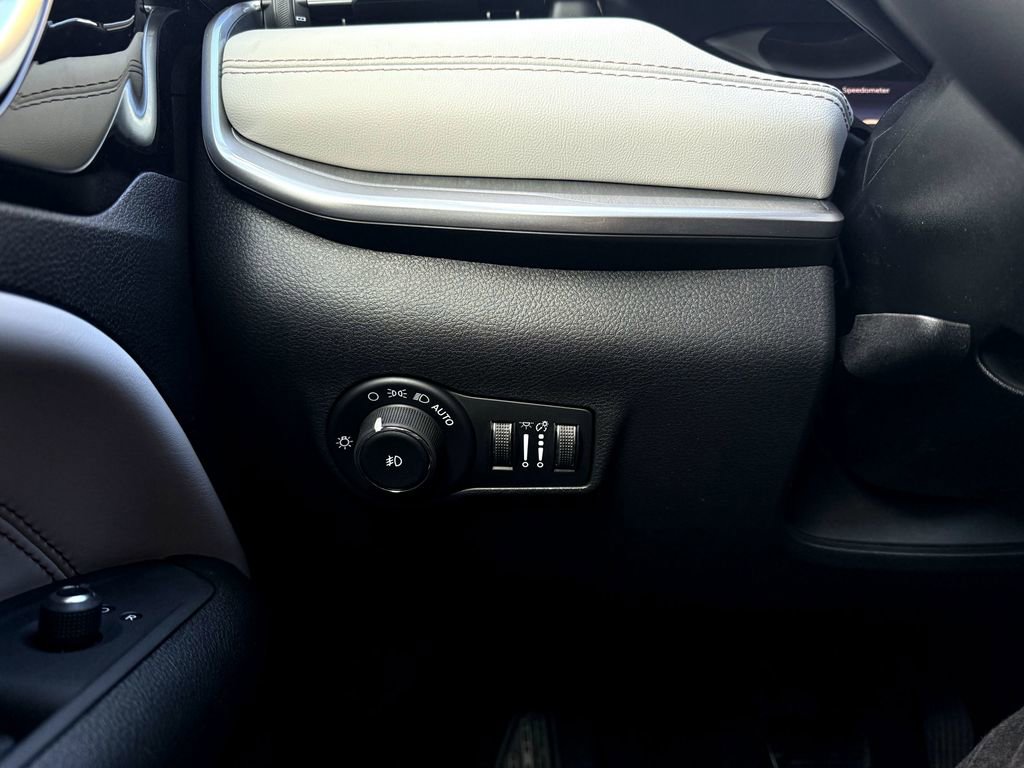 New 2026 Jeep Compass Limited image 14