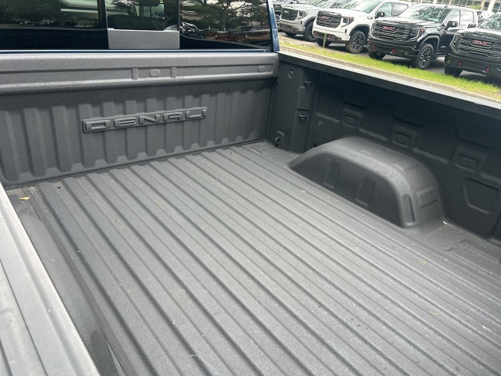 Used 2023 GMC Sierra 1500 Denali AWD/4WD image 9