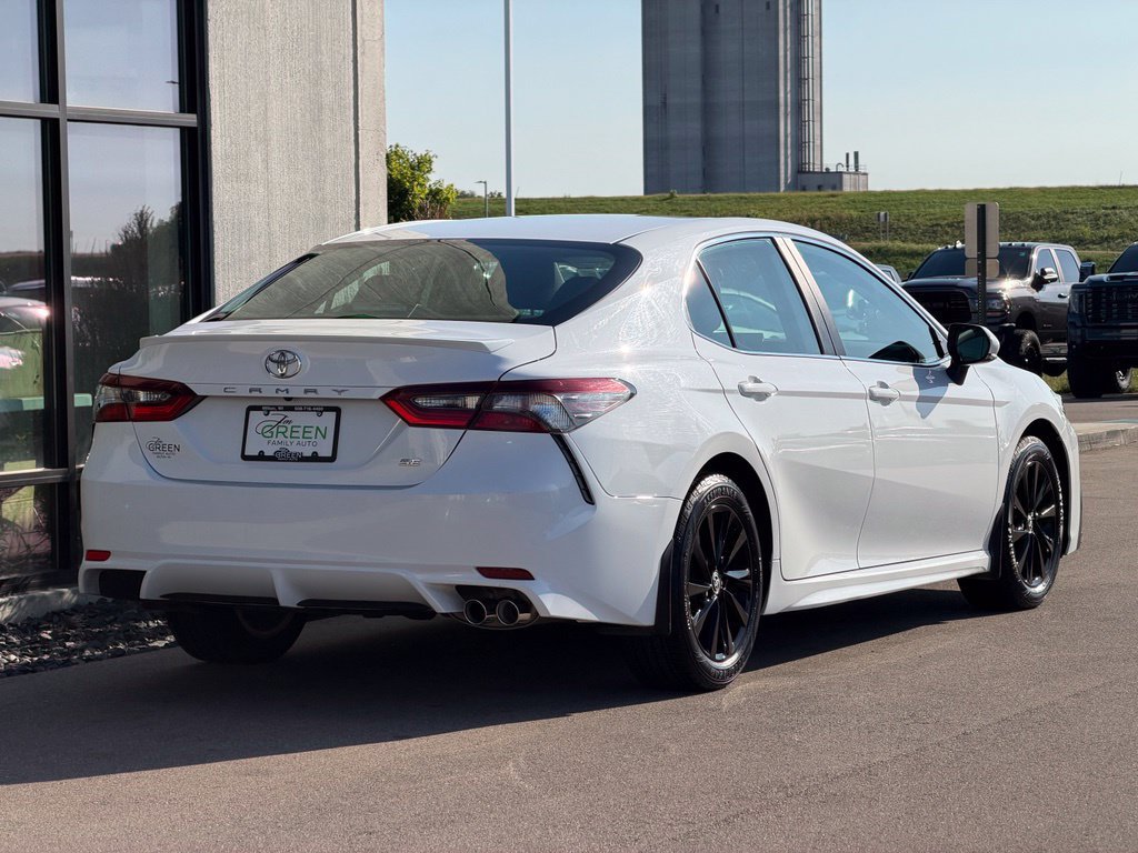 Used 2024 Toyota Camry SE FWD image 5