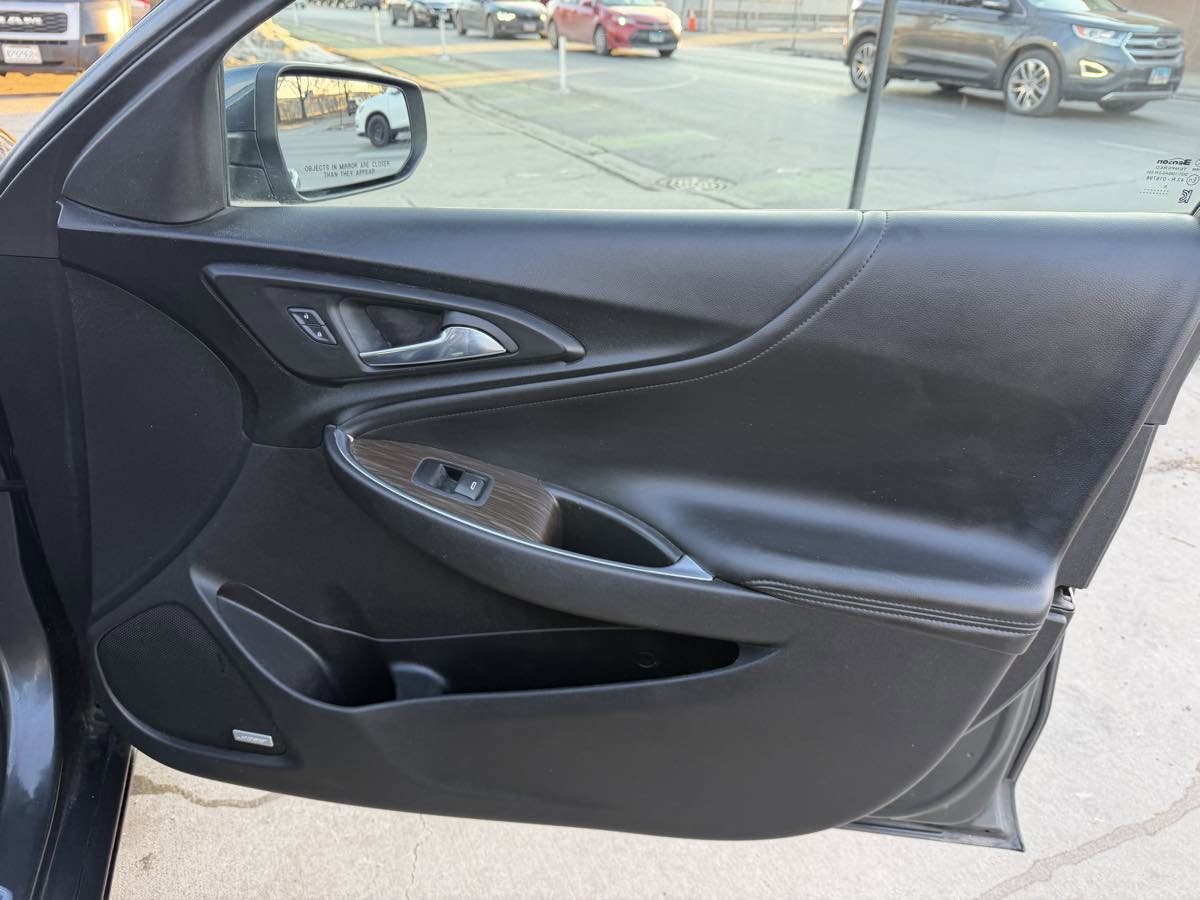 Used 2016 Chevrolet Malibu Premier image 20