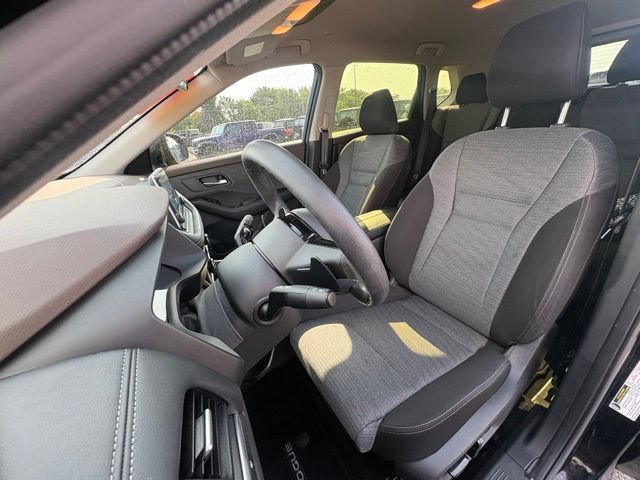 Used 2023 Nissan Rogue SV FWD image 11