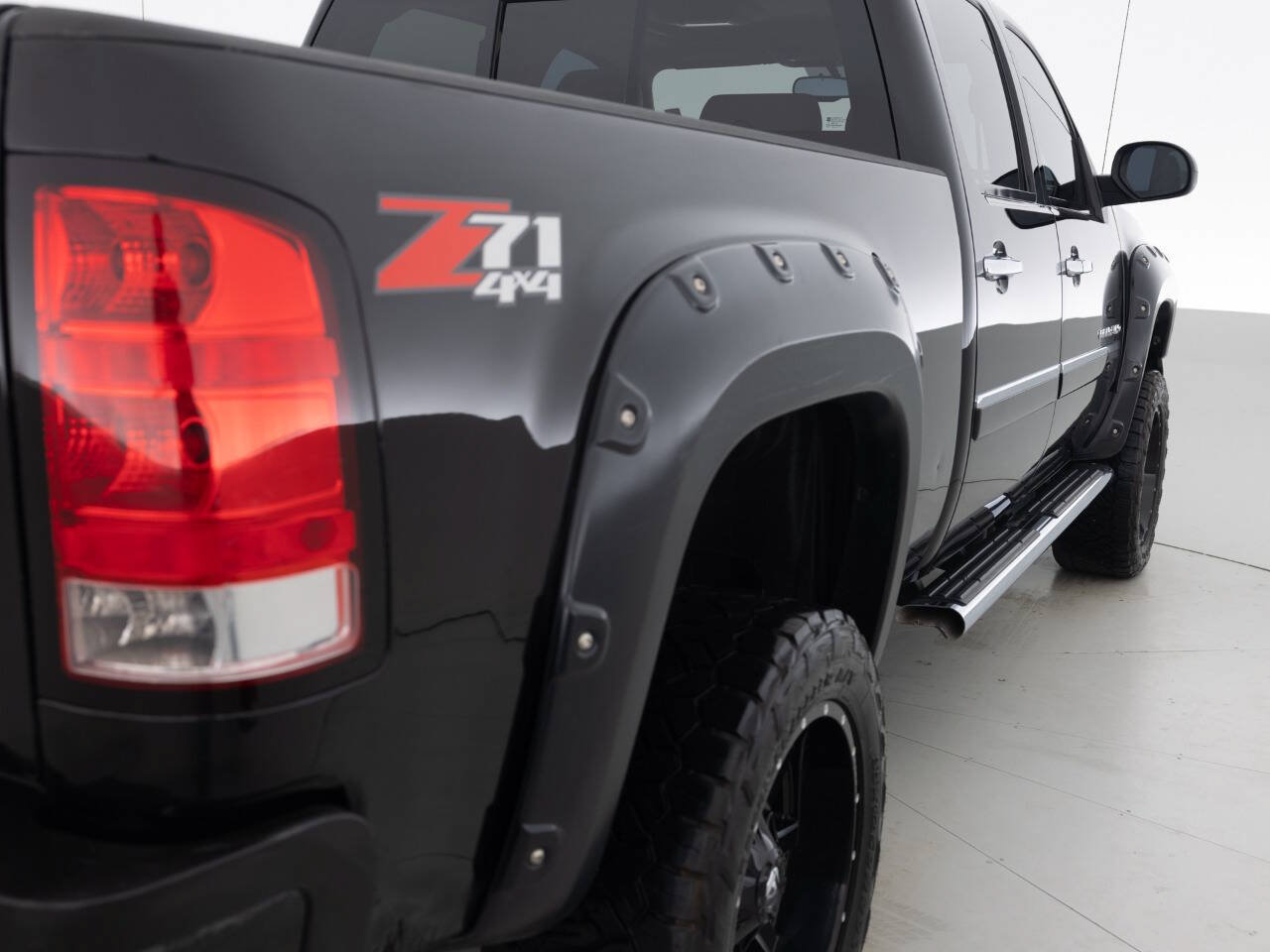 Used 2013 GMC Sierra 2500 Denali w/ Suspension Package, Off-Road AWD/4WD image 14