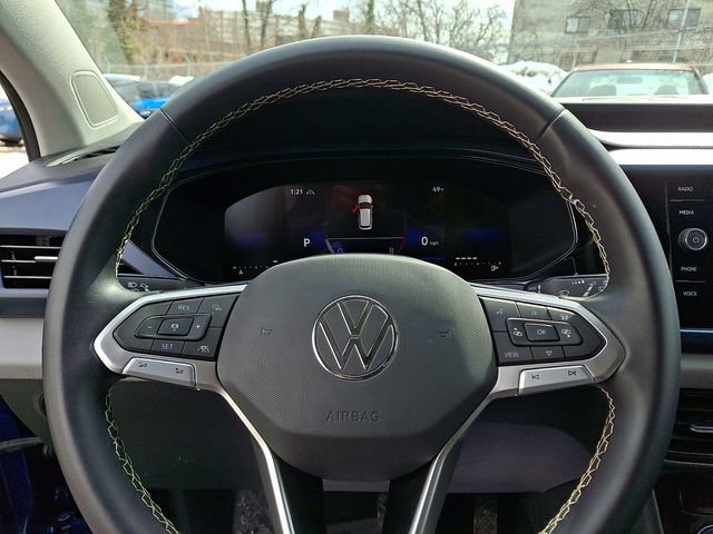 Certified 2023 Volkswagen Taos SE image 19
