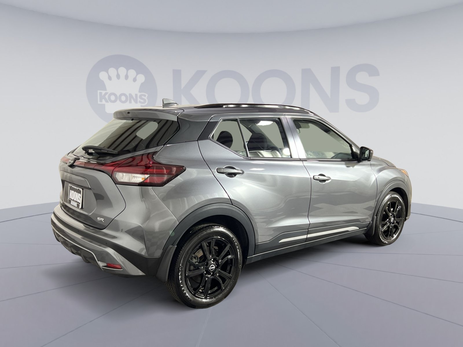 Used 2023 Nissan Kicks SR FWD image 7