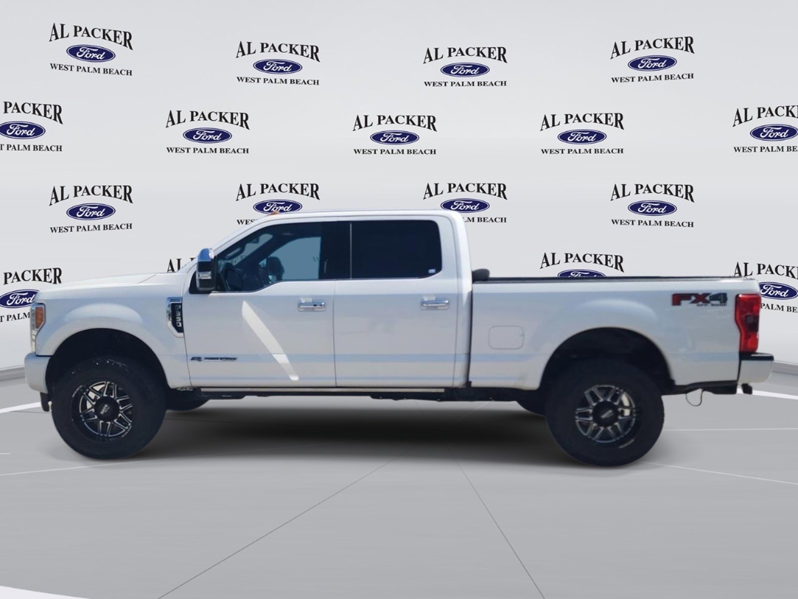 Used 2017 Ford F350 Platinum w/ FX4 Off-Road Package AWD/4WD image 2