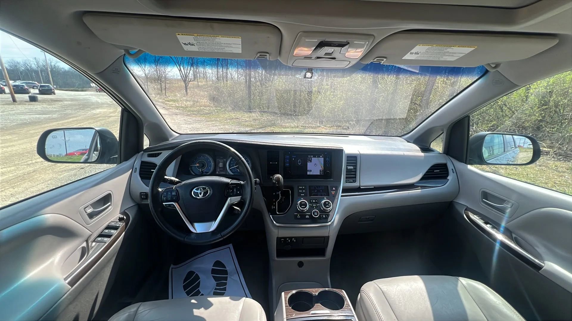 Used 2017 Toyota Sienna XLE w/ XLE Navigation Package image 10