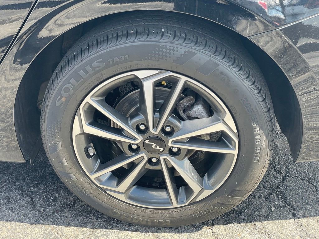 Used 2023 Kia Forte LXS w/ LXS Technology Package image 25