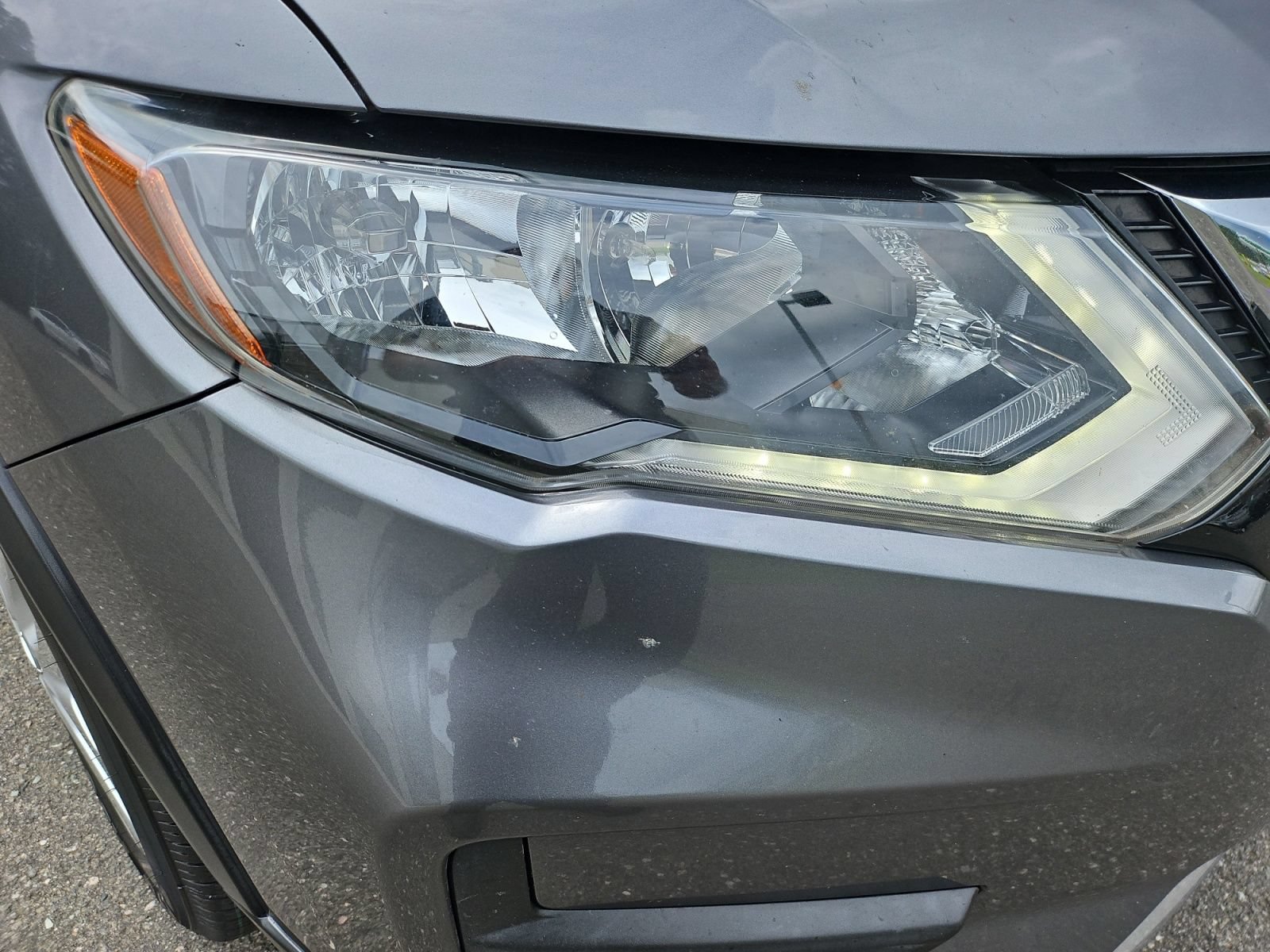 Used 2020 Nissan Rogue S FWD image 12