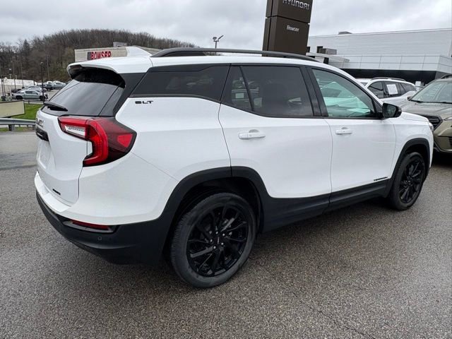Used 2023 GMC Terrain SLT w/ Elevation Edition image 5