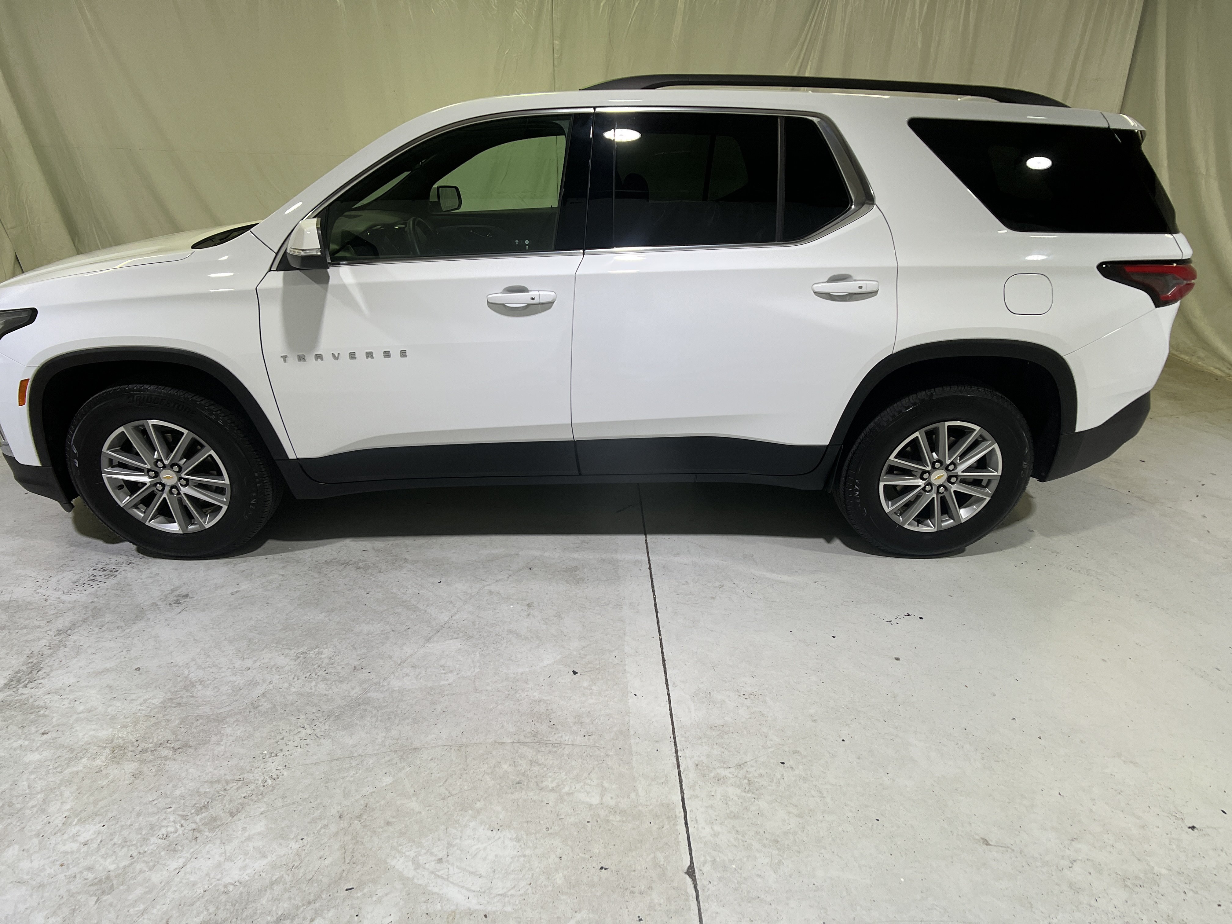 Certified 2023 Chevrolet Traverse LT FWD image 7