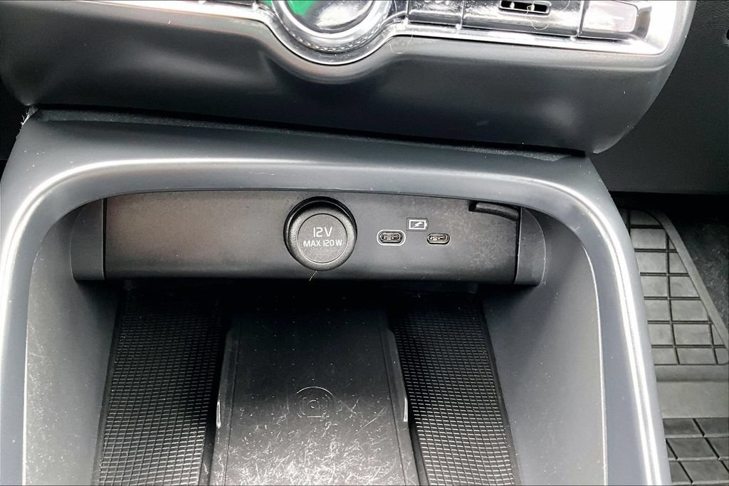 Certified 2024 Volvo XC40 B5 Core AWD/4WD image 34