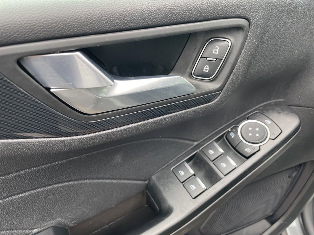 Used 2025 Ford Escape ST-Line image 12