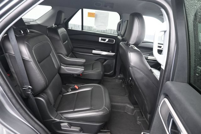 Used 2022 Ford Explorer XLT w/ Equipment Group 202A AWD/4WD image 8